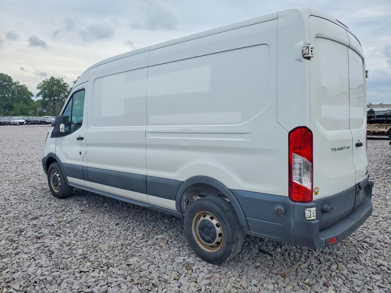 2017 Ford Transit 250 Delivery Van - Фото 2