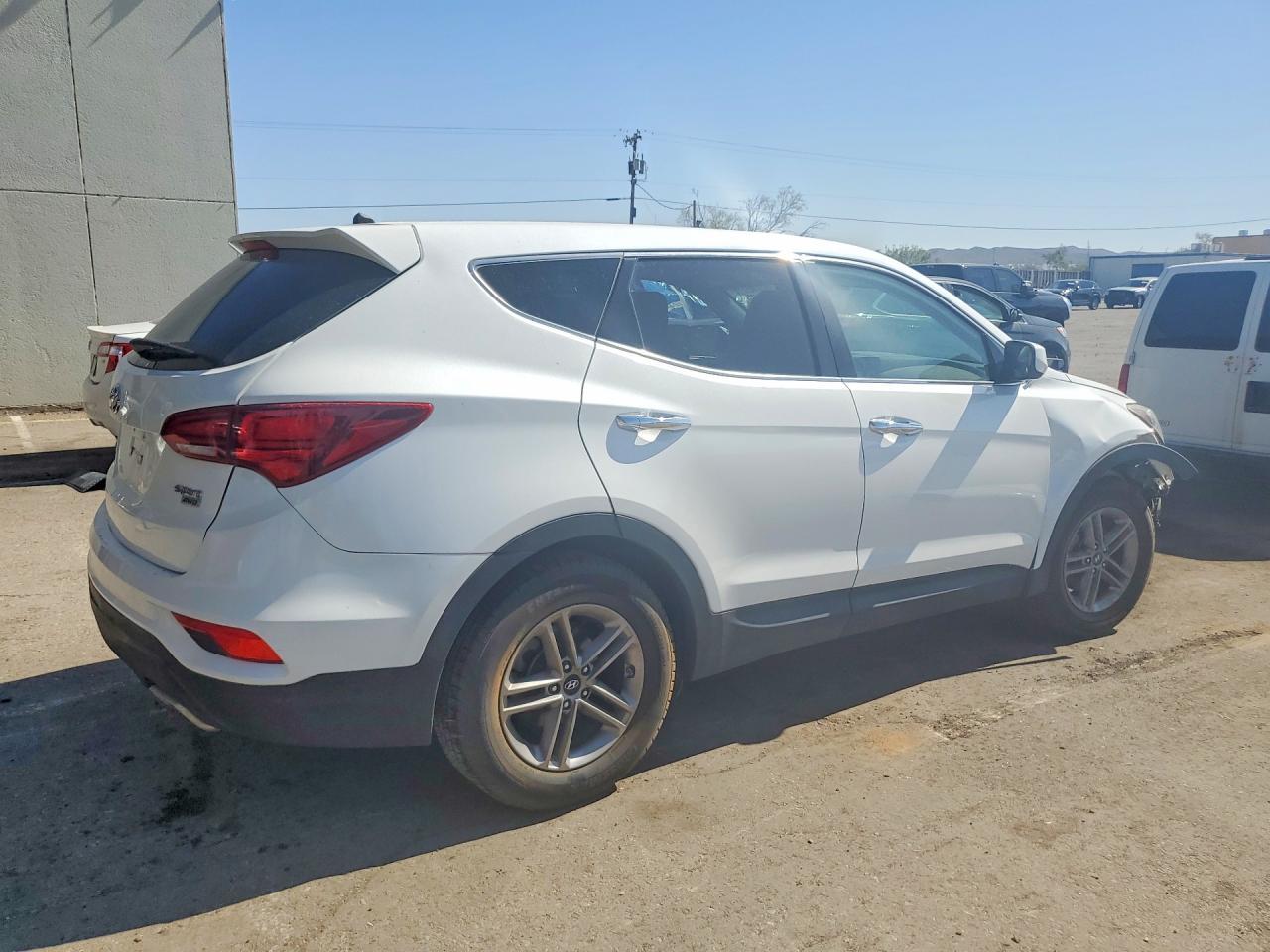 2018 Hyundai Santa Fe Sport 2.4L - Фото 3