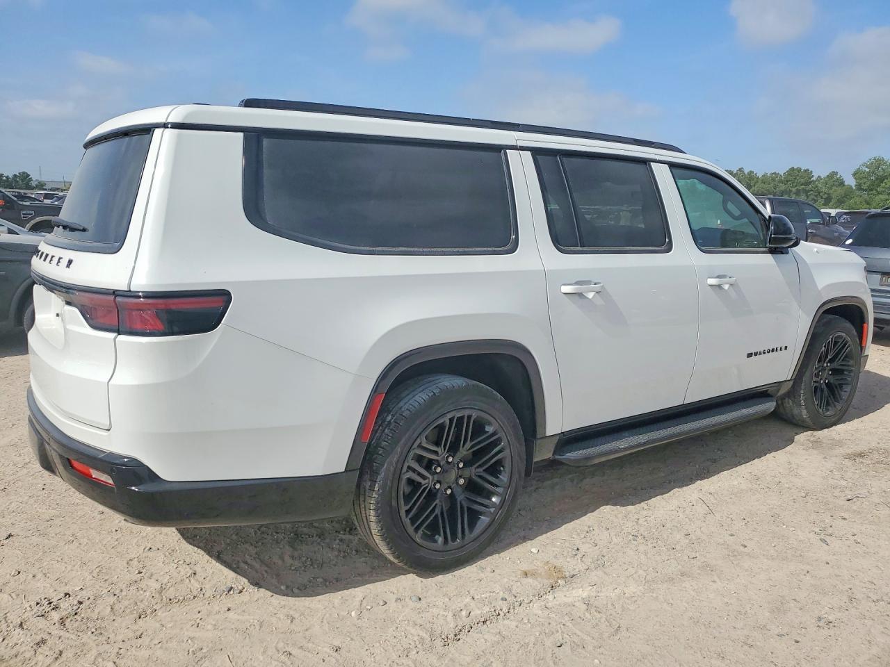 2024 Jeep Wagoneer L Series Ii - Image 3