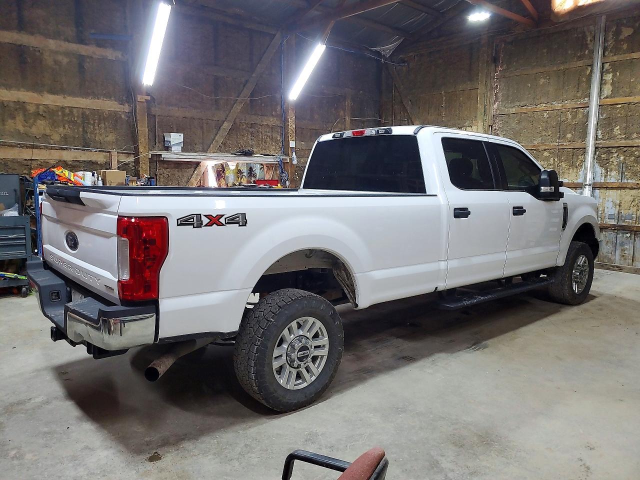 2019 Ford F350 Super Duty - Фото 3