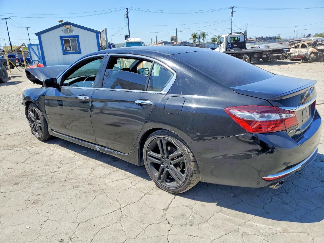 2017 Honda Accord Sport - Фото 2