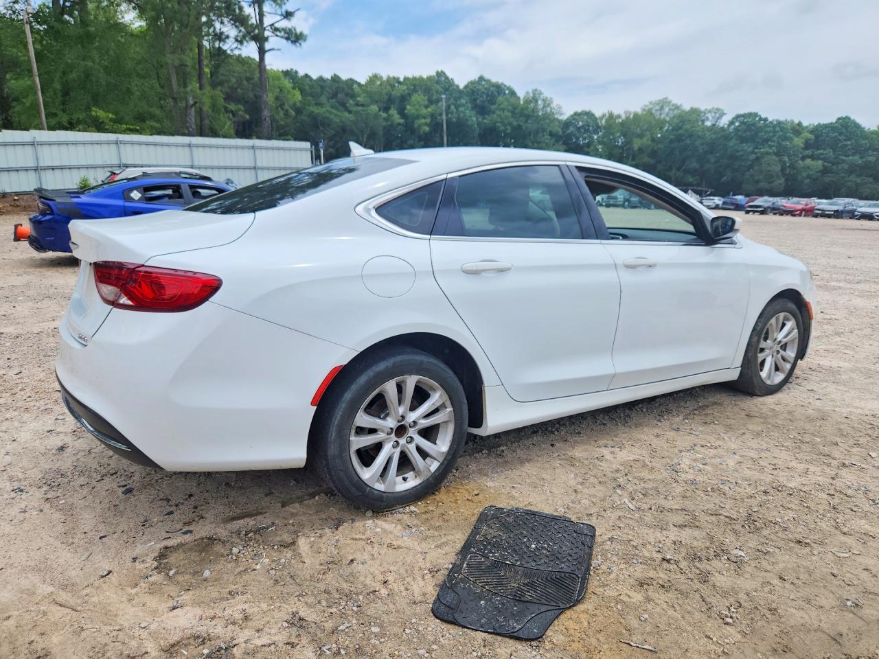 2017 Chrysler 200 Limited - Image 3