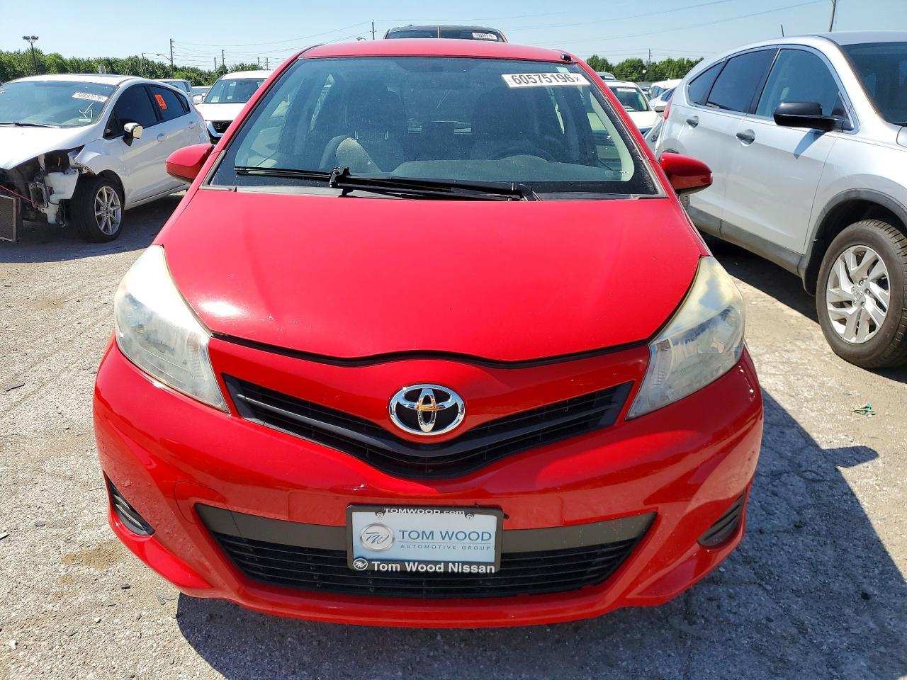 2012 Toyota Yaris 5-Door L - Фото 5