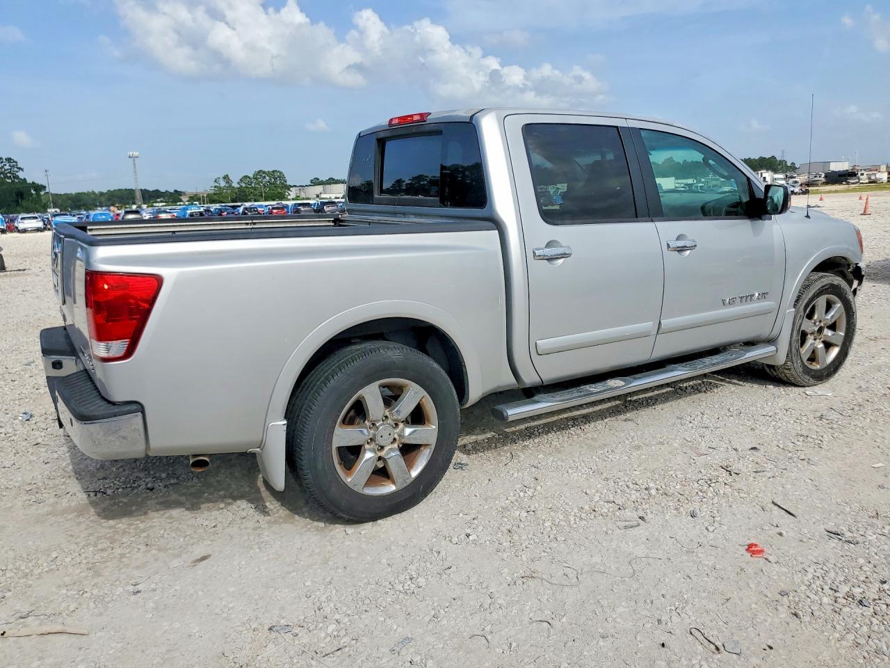 2009 Nissan Titan Xe - Image 3