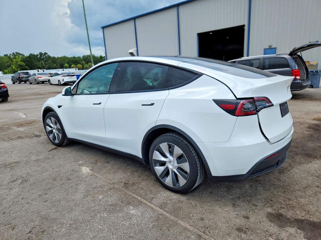 2021 Tesla Model Y - Фото 2
