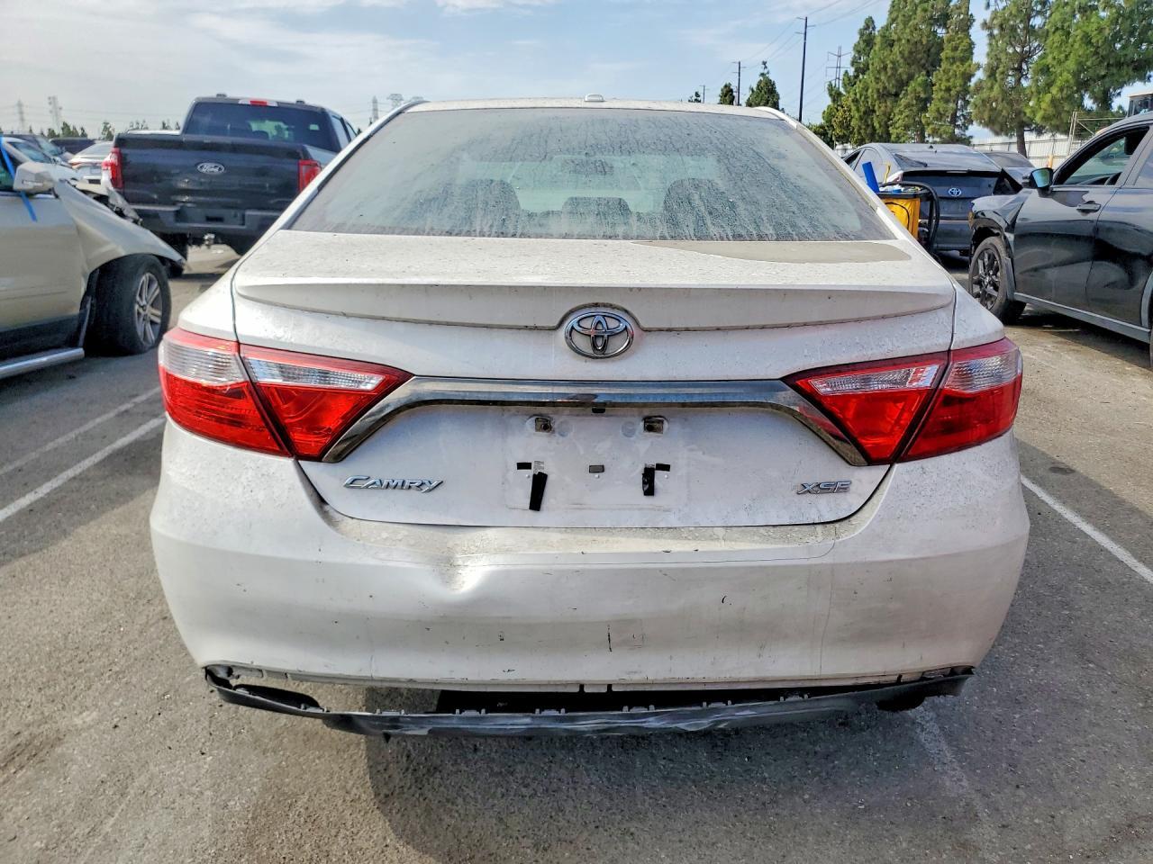 2015 Toyota Camry Xse - Image 6