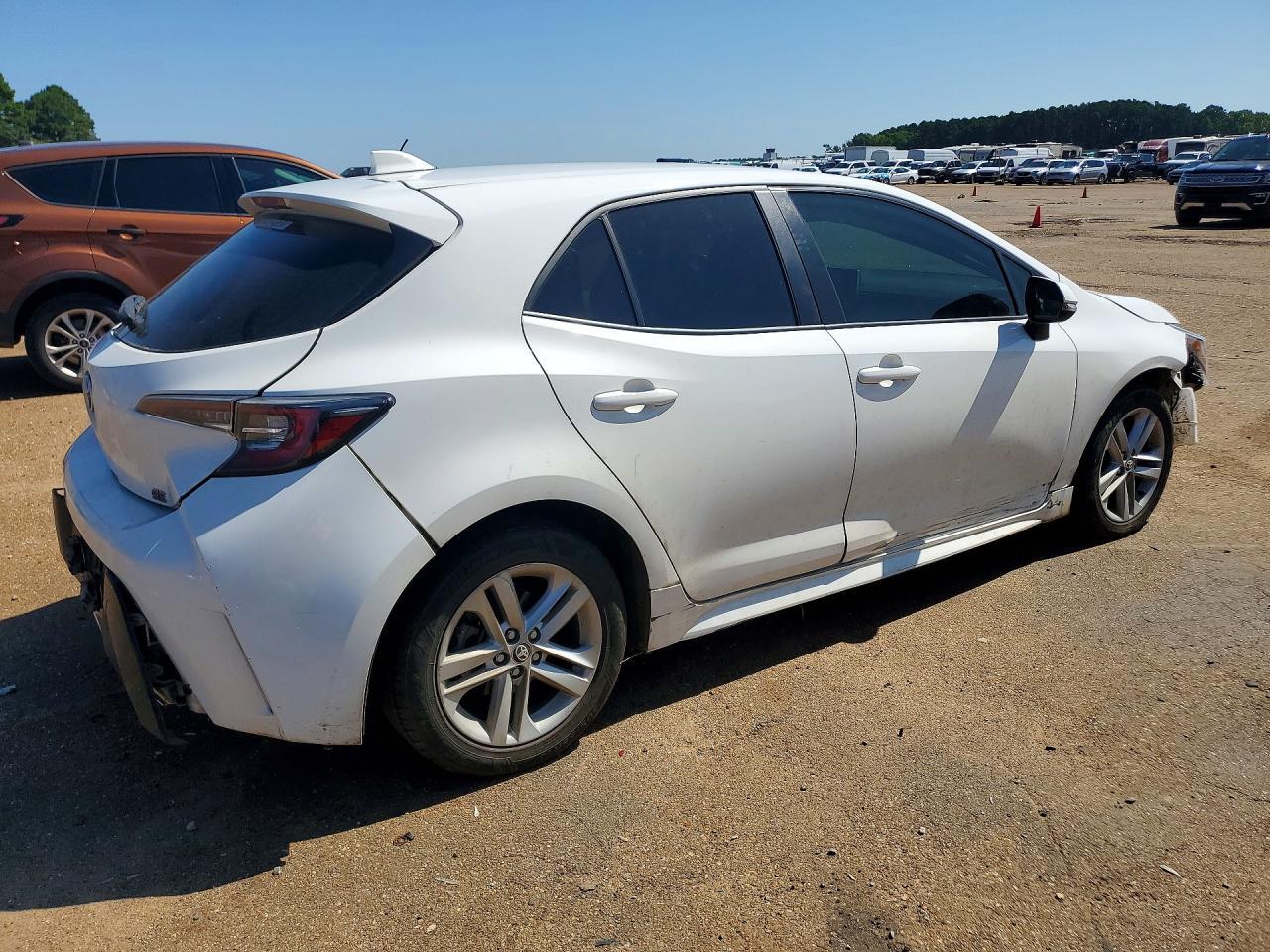 2020 Toyota Corolla Hatchback Se - Image 3