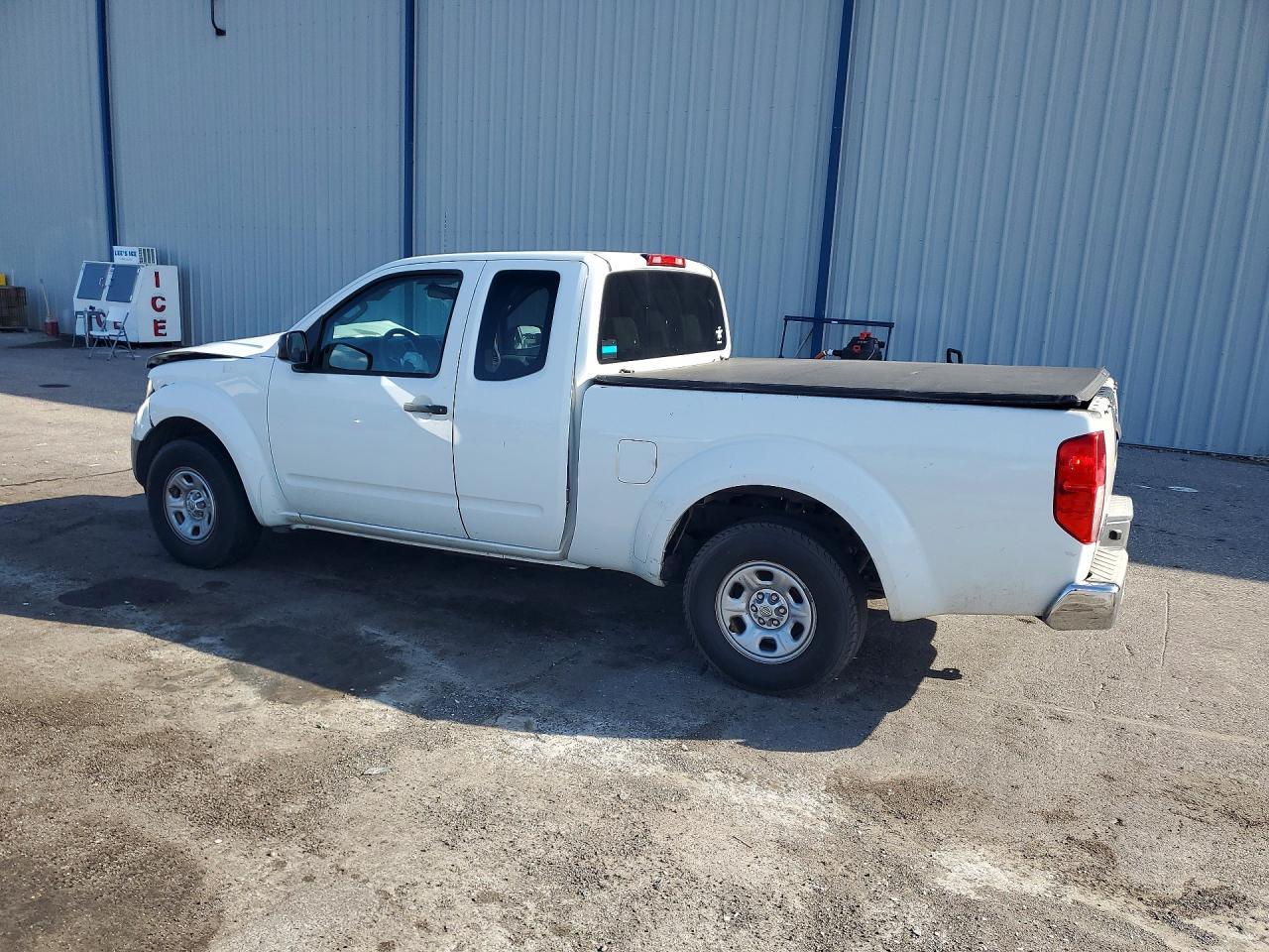 2015 Nissan Frontier S - Фото 2