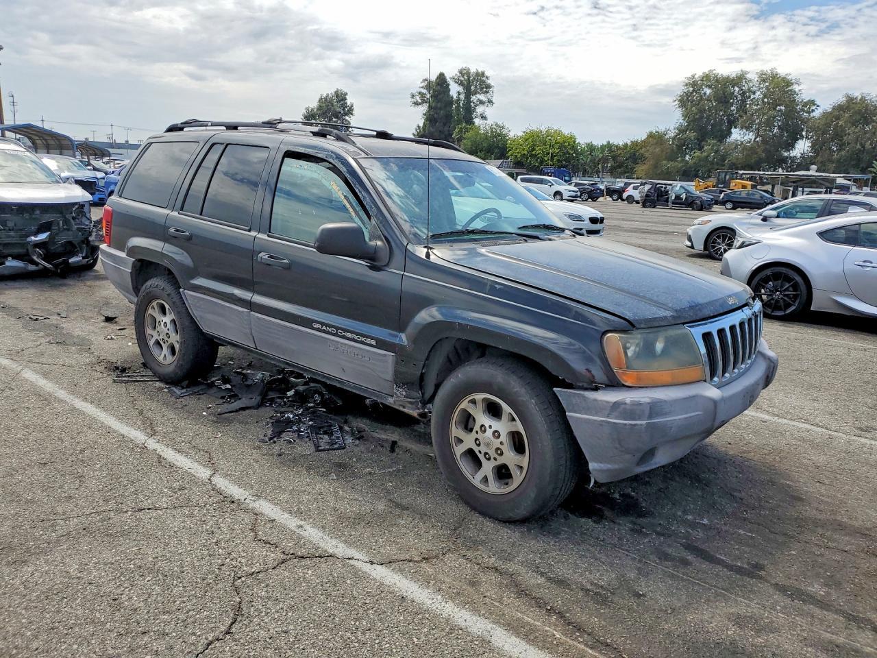 1999 Jeep Grand Cherokee Laredo - Image 4