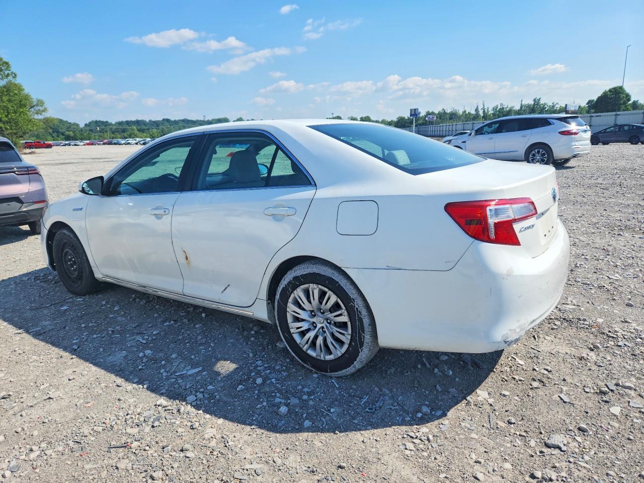 2013 Toyota Camry Hybrid Le - Фото 2