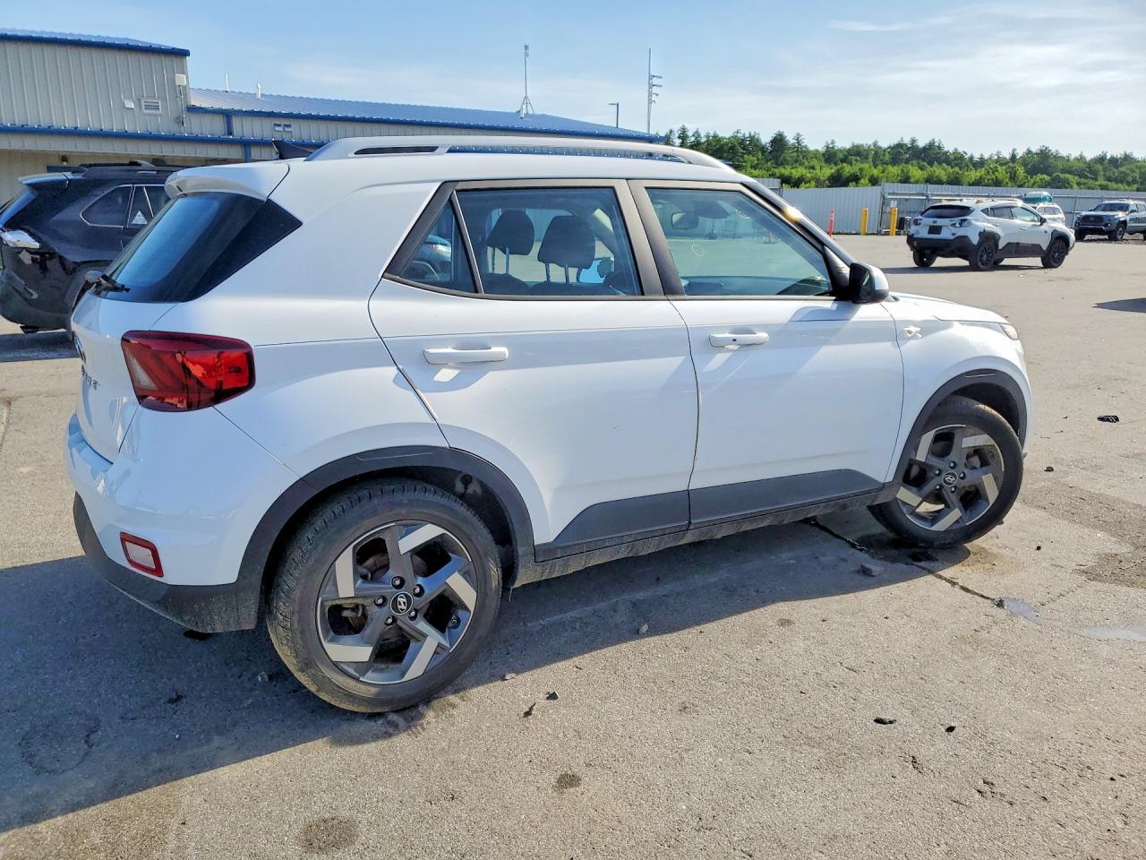 2021 Hyundai Venue Sel - Фото 3