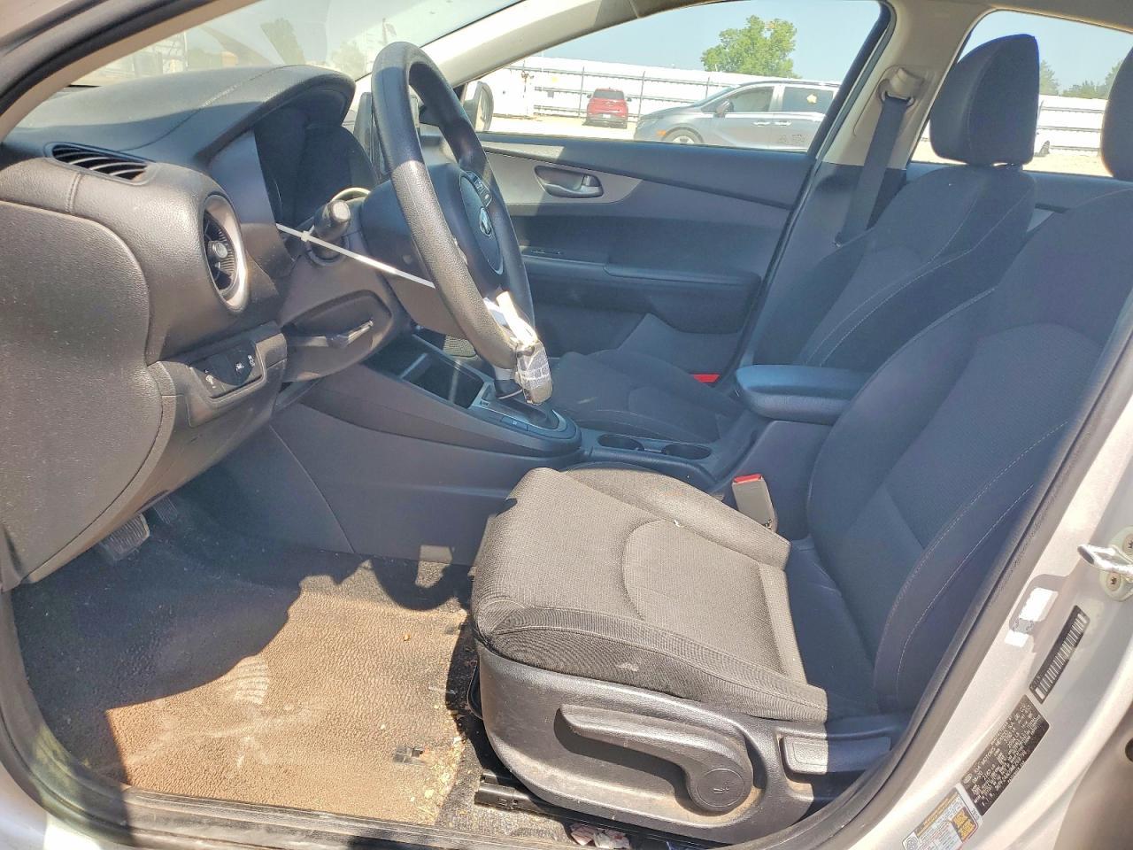 2021 Kia Forte Lxs - Image 7