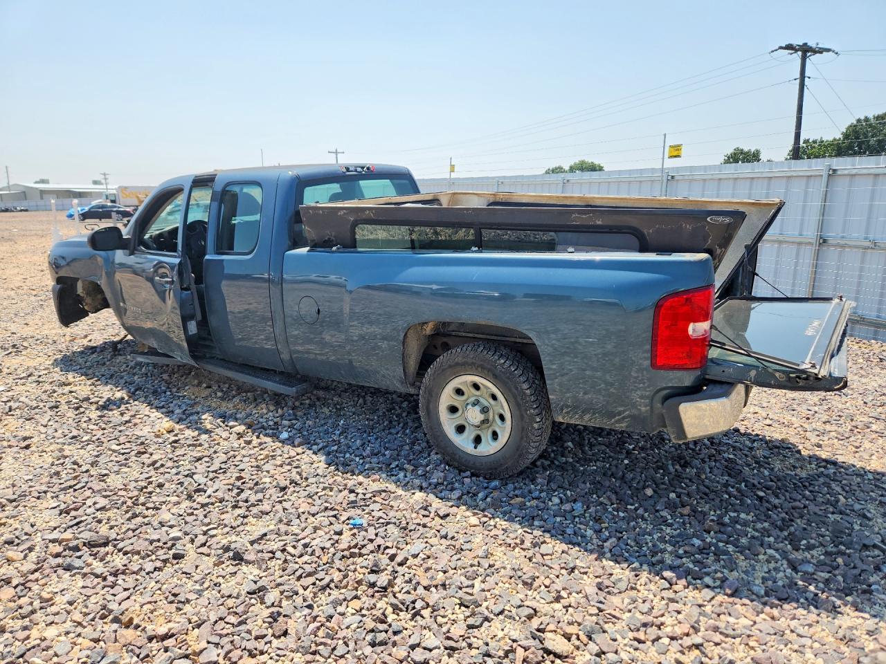 2009 Chevrolet Silverado C1500 - Image 2