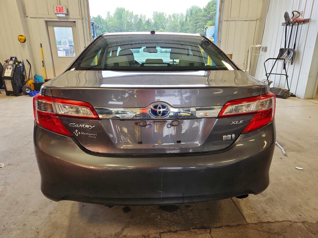 2014 Toyota Camry Hybrid Xle - Image 6