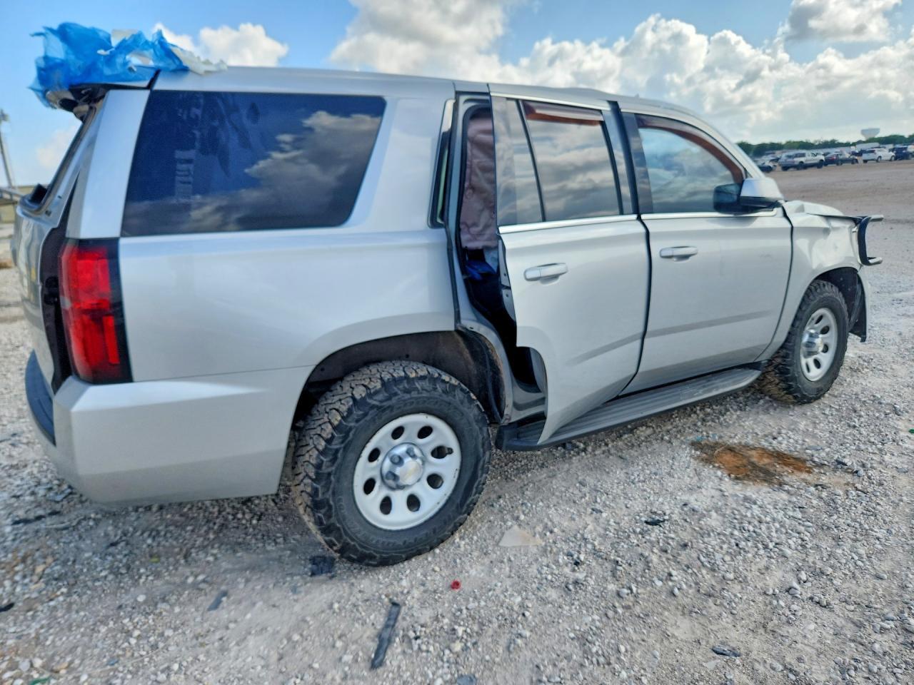2019 Chevrolet Tahoe Special - Фото 3