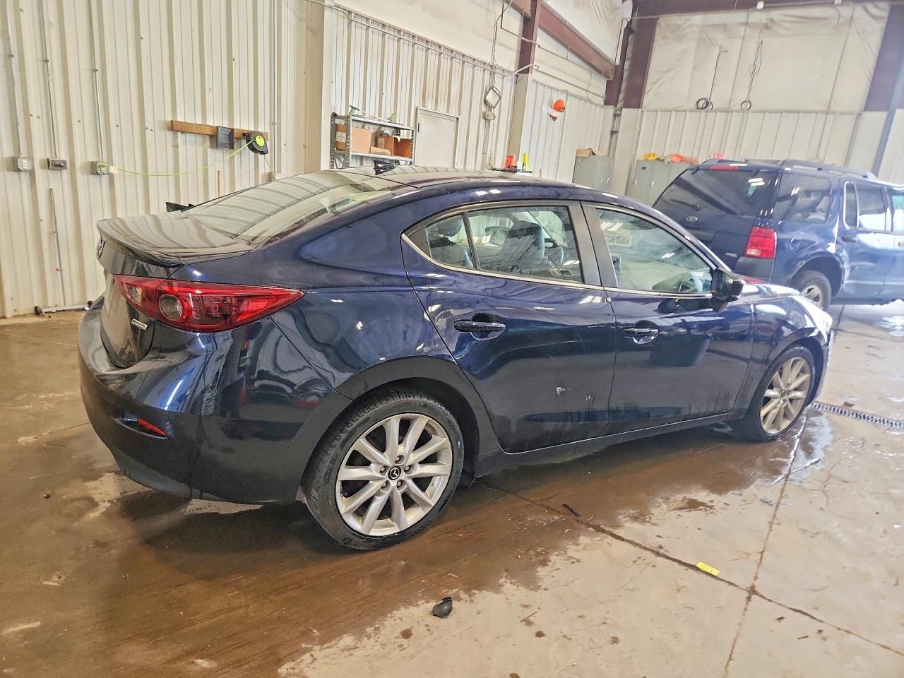 2017 Mazda 3 Grand Touring - Фото 3