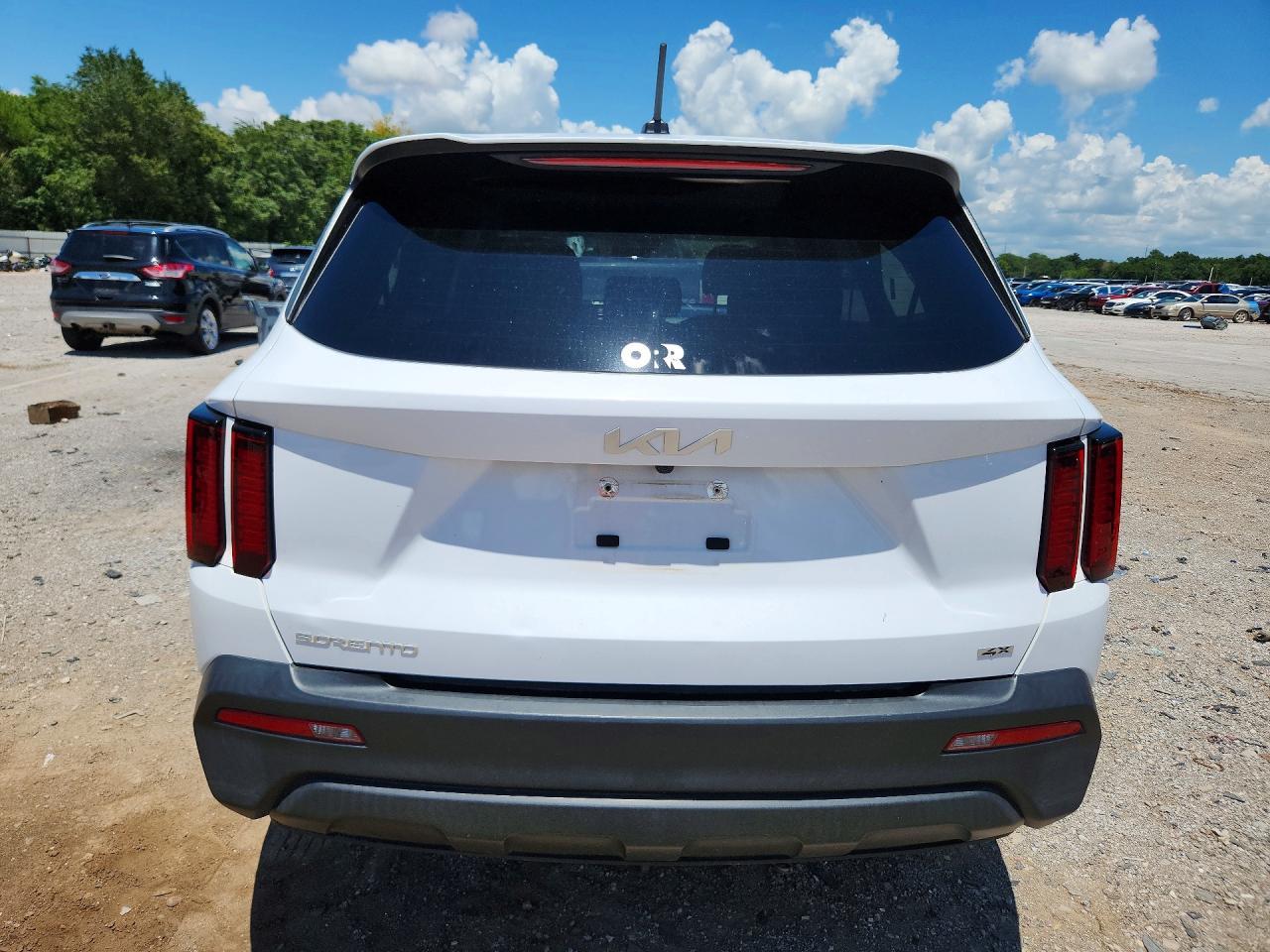 2023 Kia Sorento Lx - Image 6