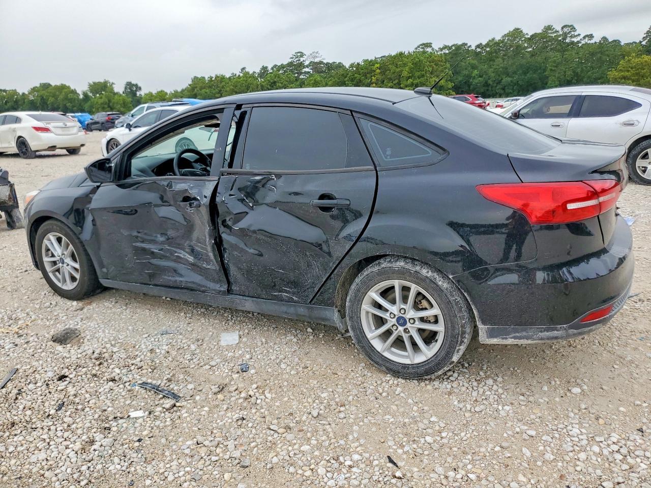 2018 Ford Focus Se - Image 2
