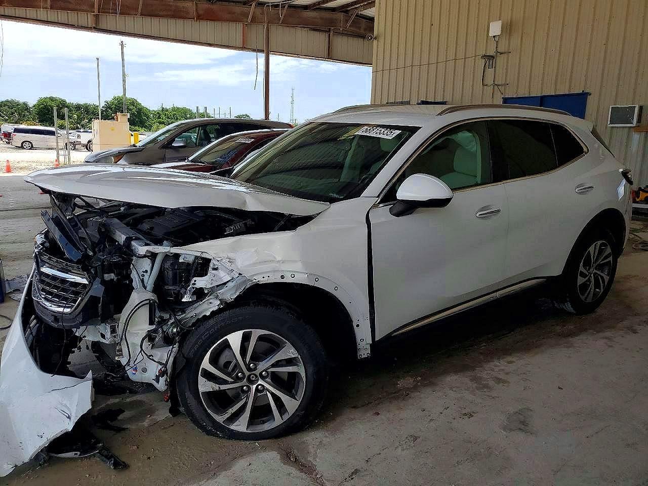 2022 Buick Envision Essence - Фото 2
