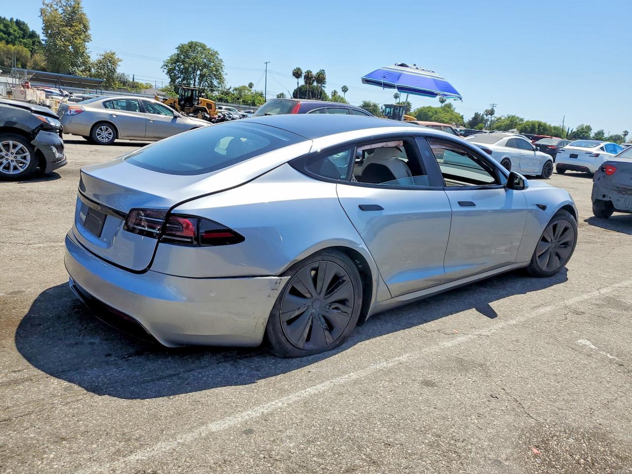 2025 Tesla Model S - Фото 3