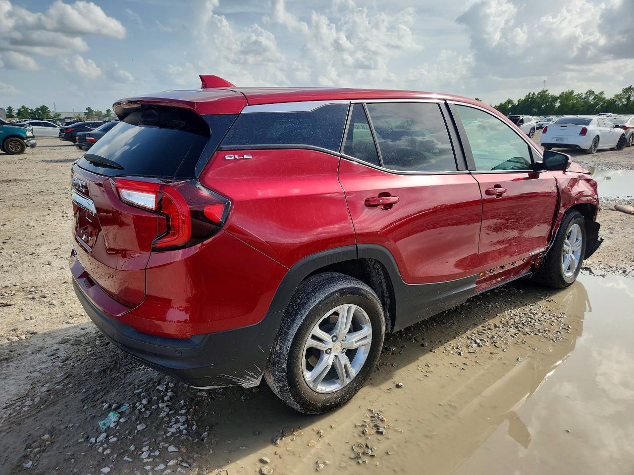 2024 GMC Terrain Sle - Image 3