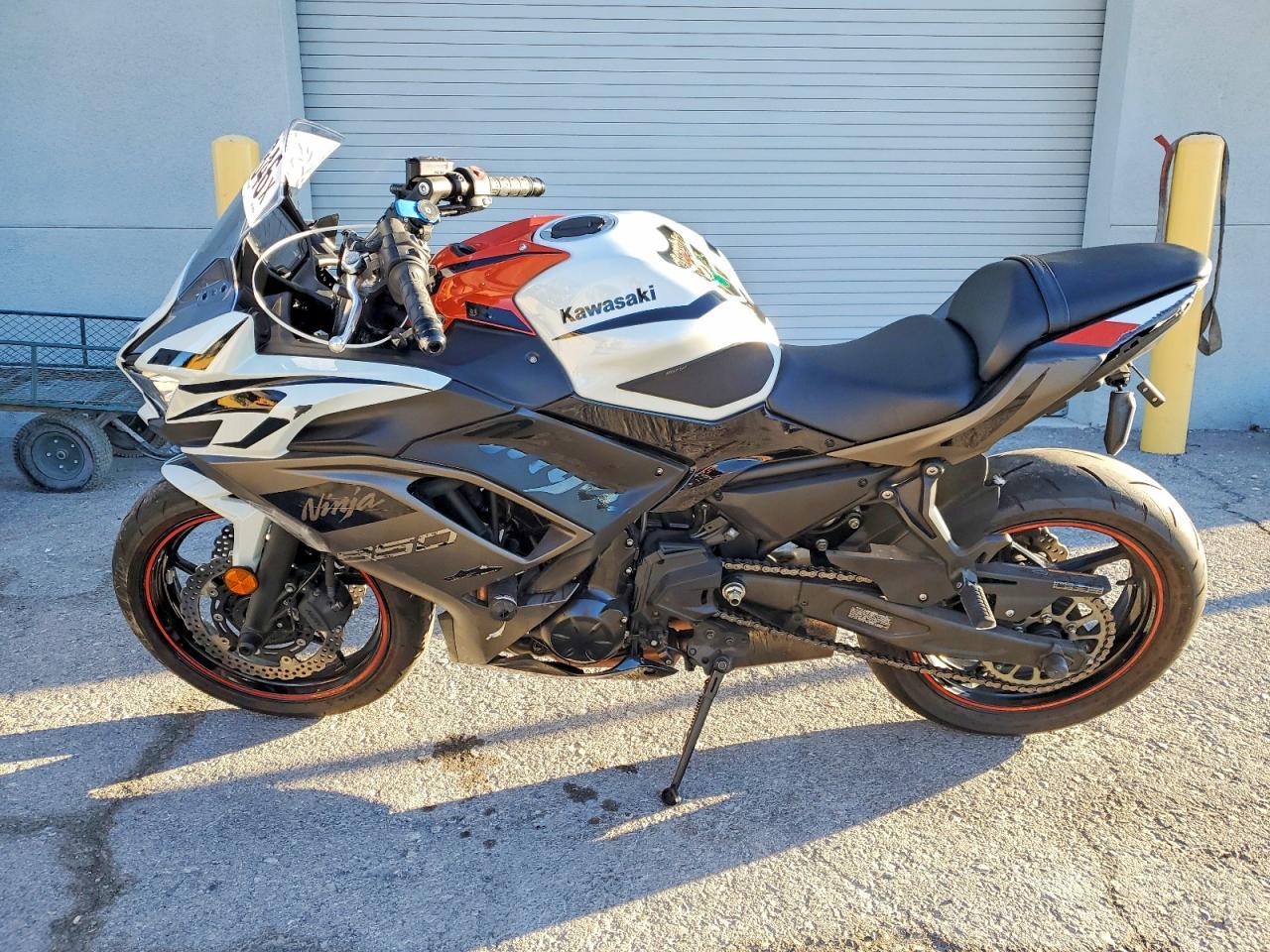 2023 Kawasaki Ex650 R - Image 3
