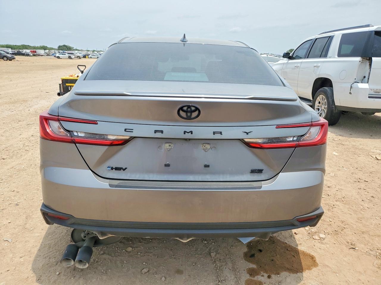 2025 Toyota Camry Se - Фото 6