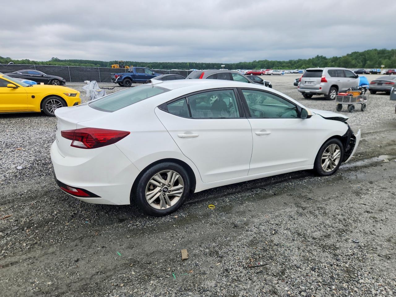 2020 Hyundai Elantra Sel - Image 3