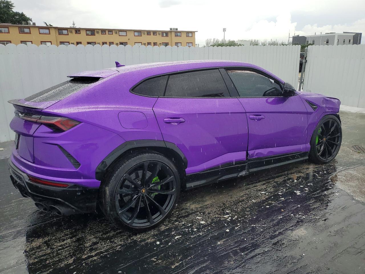 2022 Lamborghini Urus - Фото 3