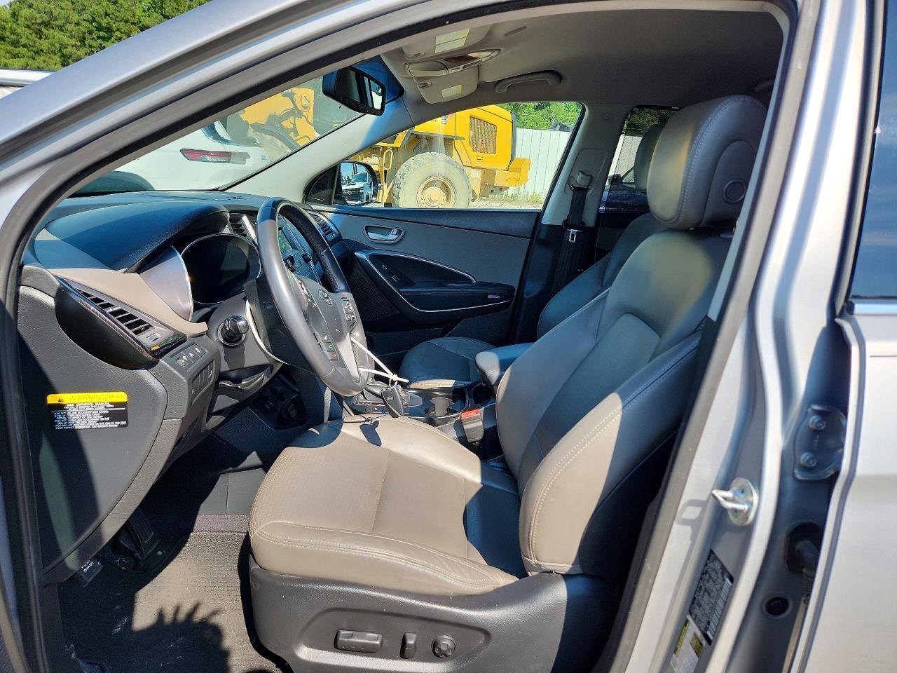 2014 Hyundai Santa Fe Gls - Image 7