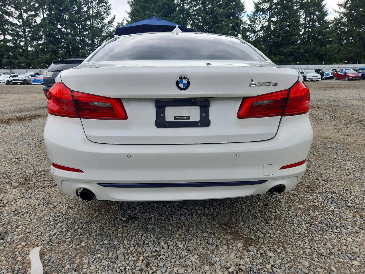 2018 BMW 530Xe - Фото 6
