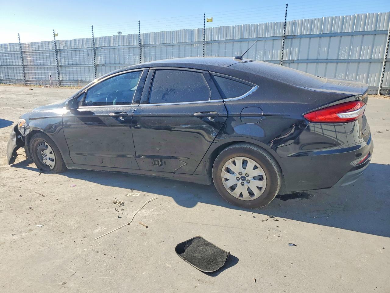 2019 Ford Fusion S - Фото 2