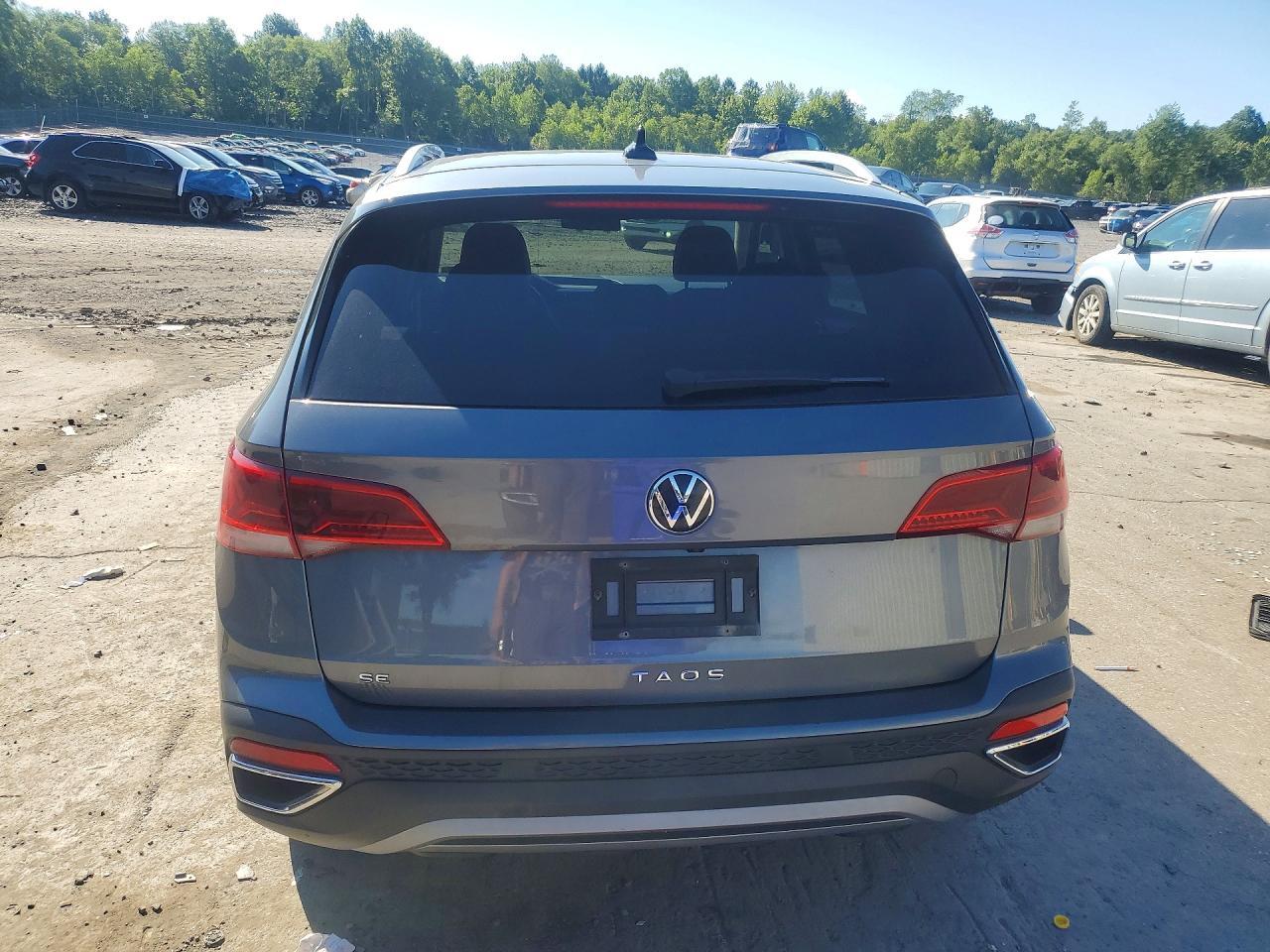 2022 Volkswagen Taos Se - Image 6