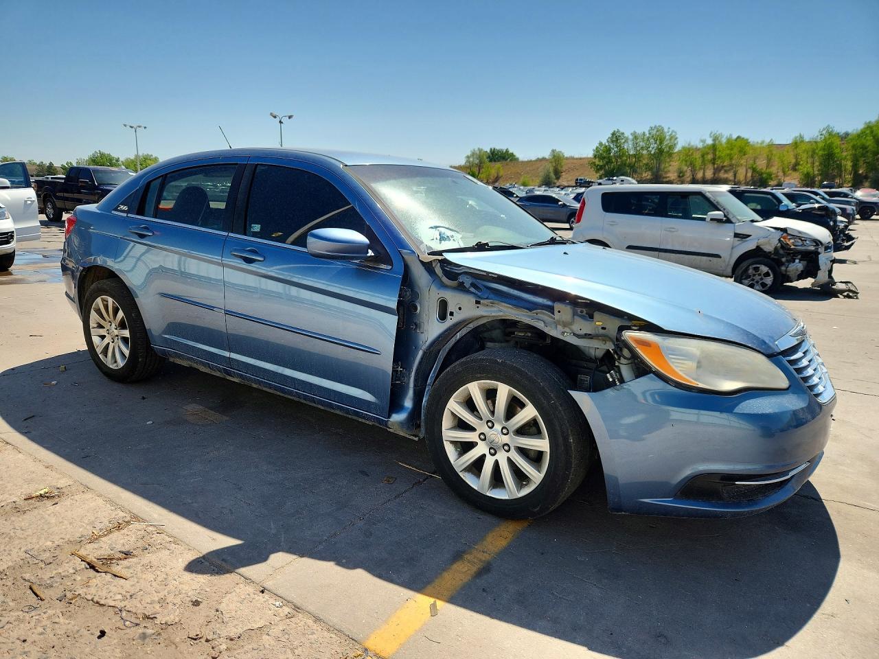 2011 Chrysler 200 Touring - Image 4