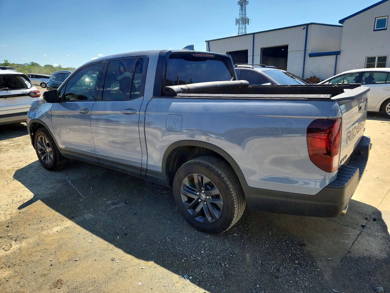 2024 Honda Ridgeline Sport - Image 2