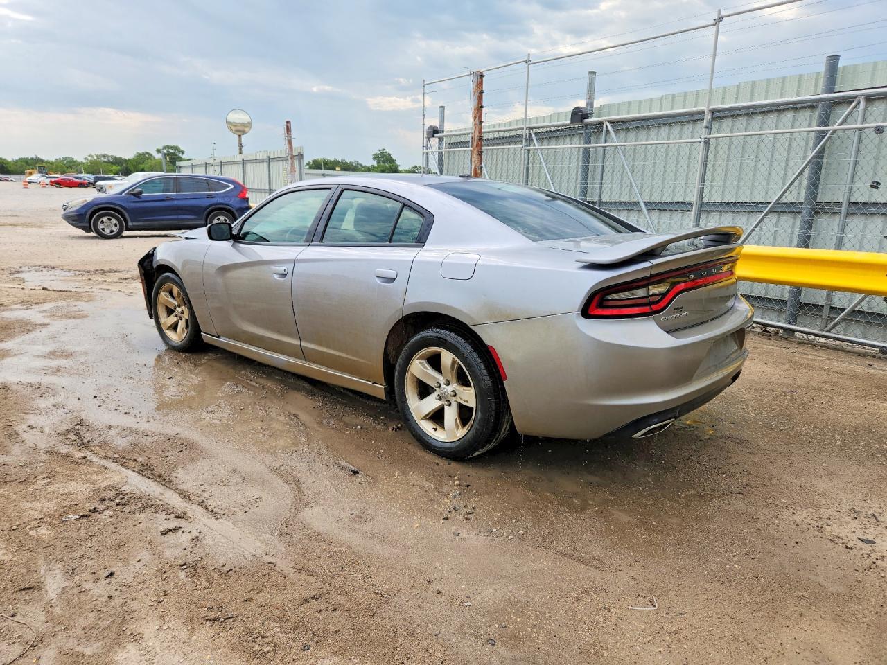 2015 Dodge Charger Se - Image 2