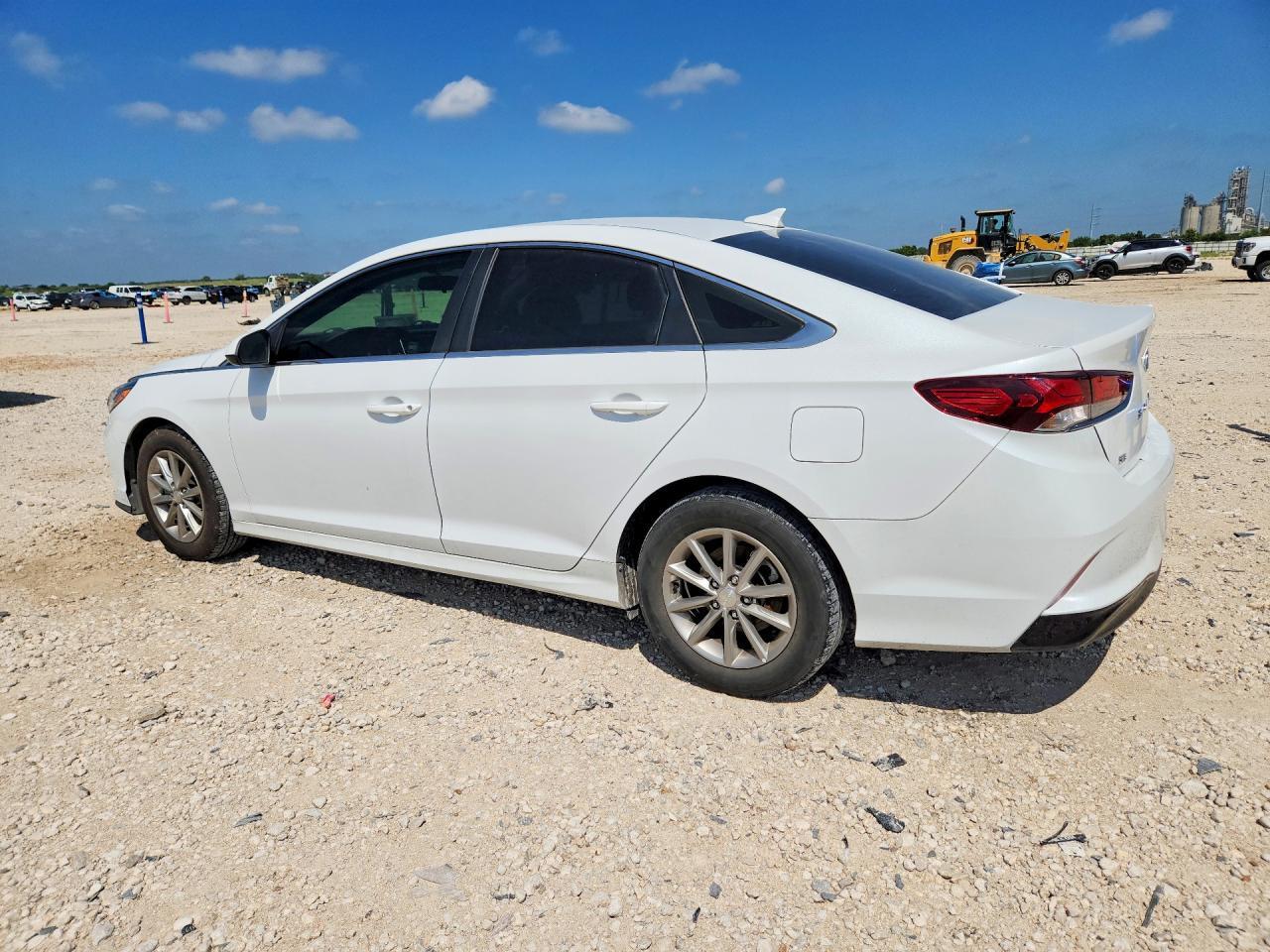 2018 Hyundai Sonata Se - Image 2