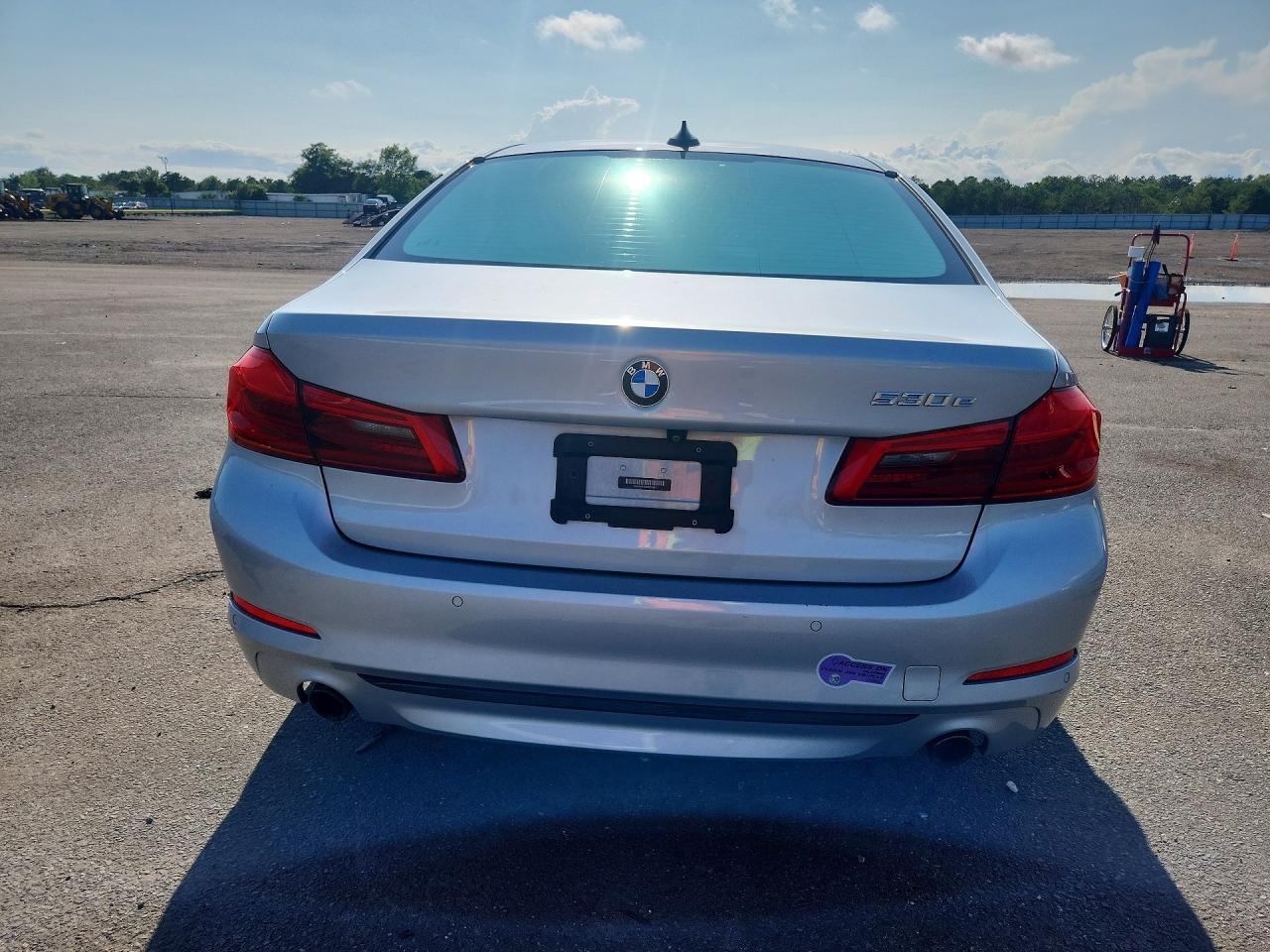2019 BMW 530E - Фото 6