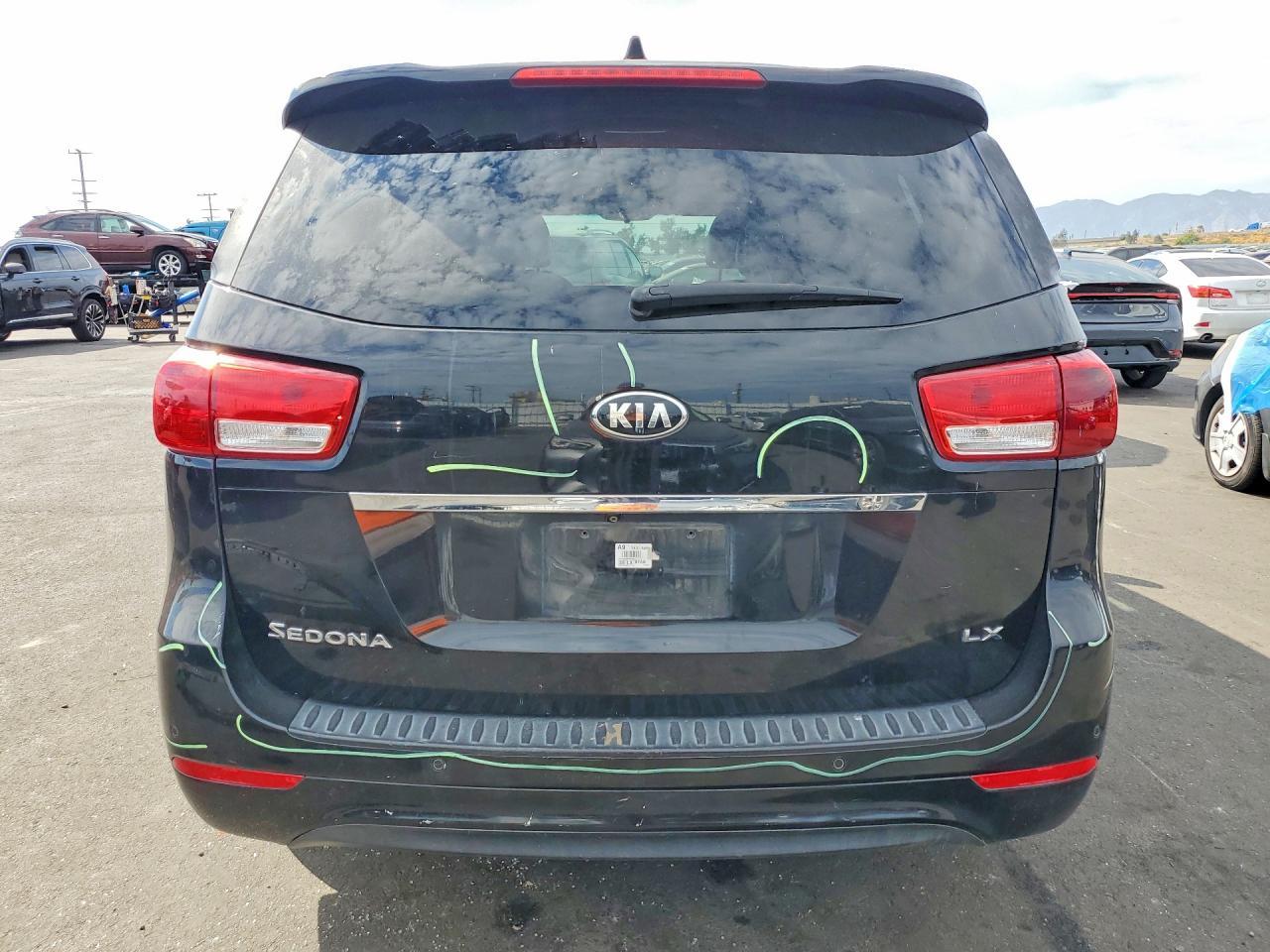 2016 Kia Sedona Lx - Фото 6