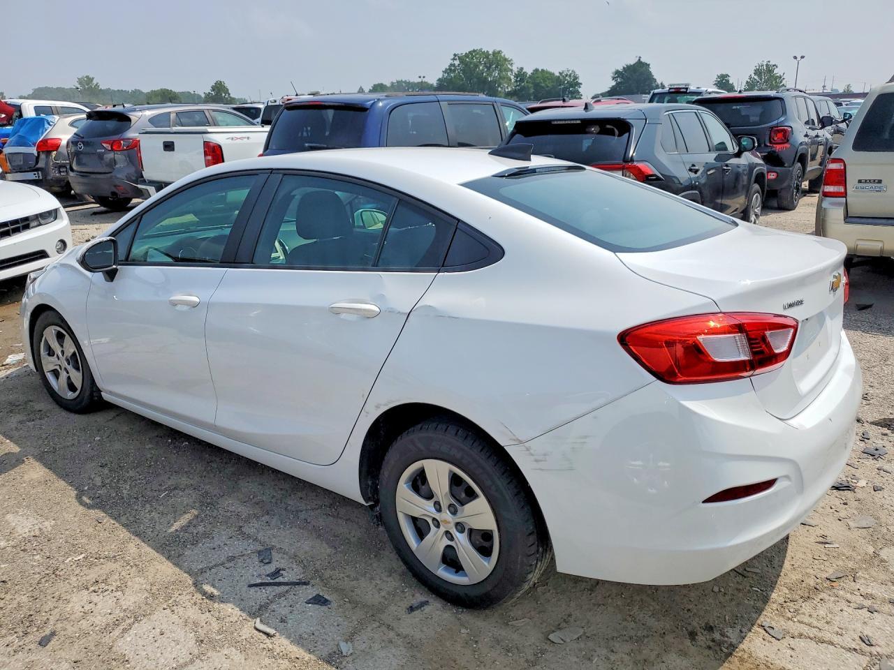 2018 Chevrolet Cruze Ls - Image 2