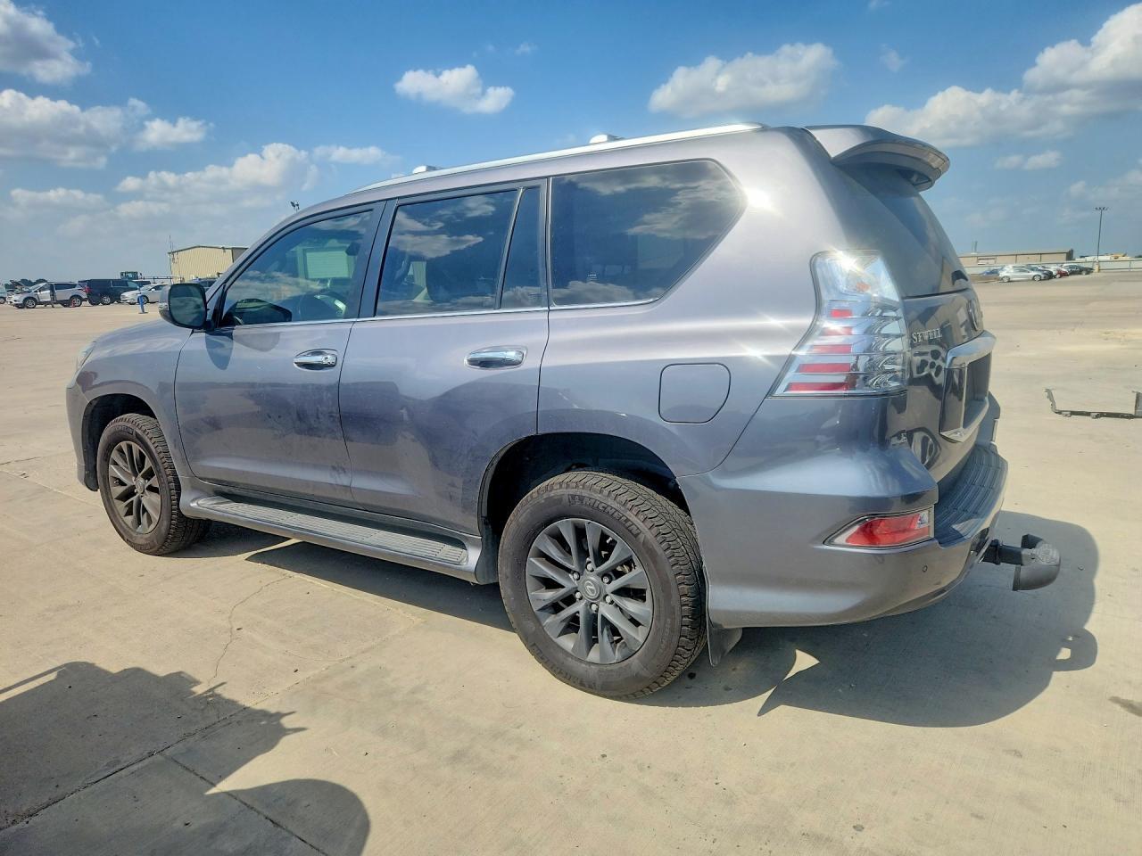 2022 Lexus Gx 460 - Image 2
