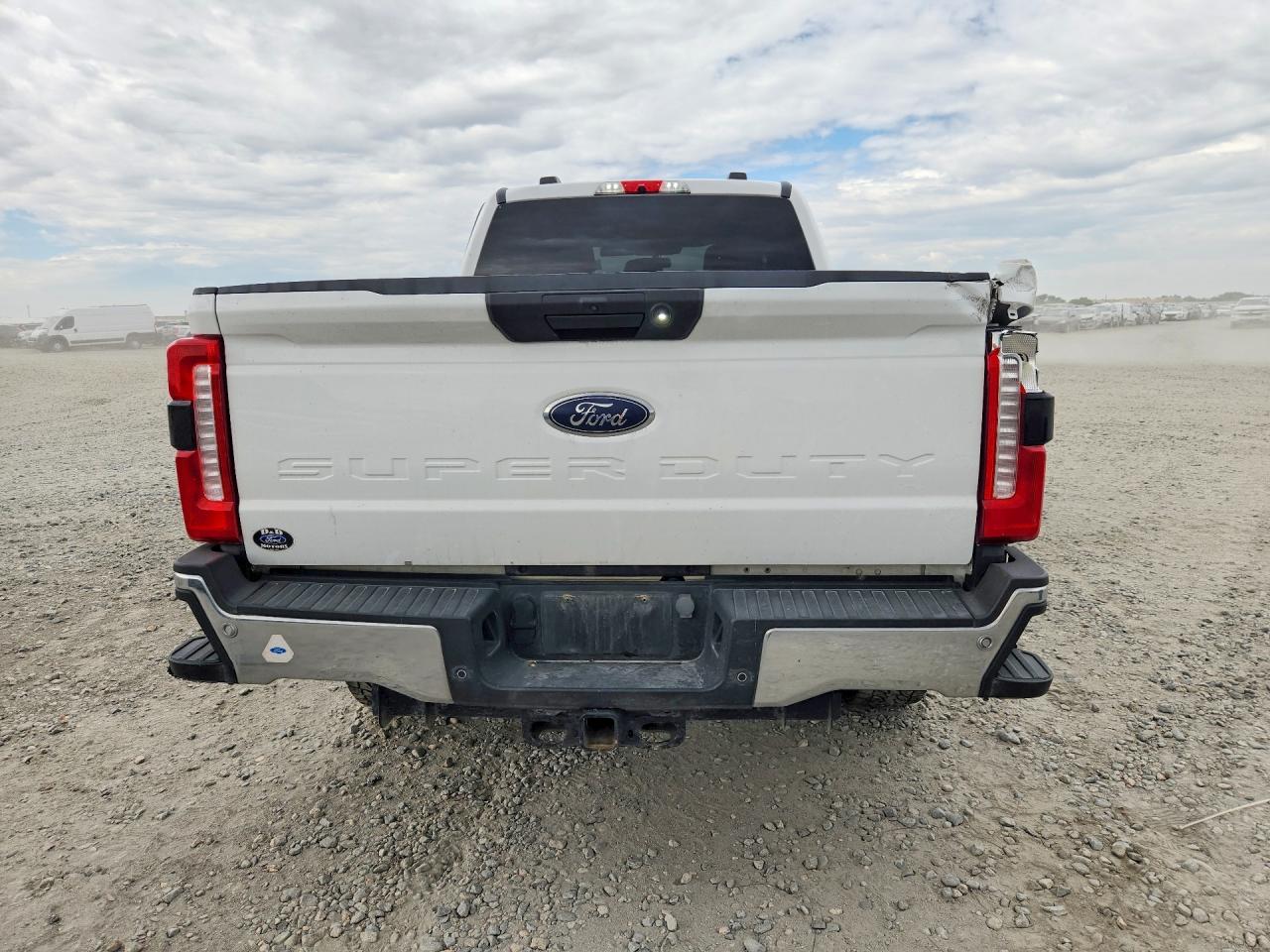 2023 Ford F250 Super Duty - Фото 6