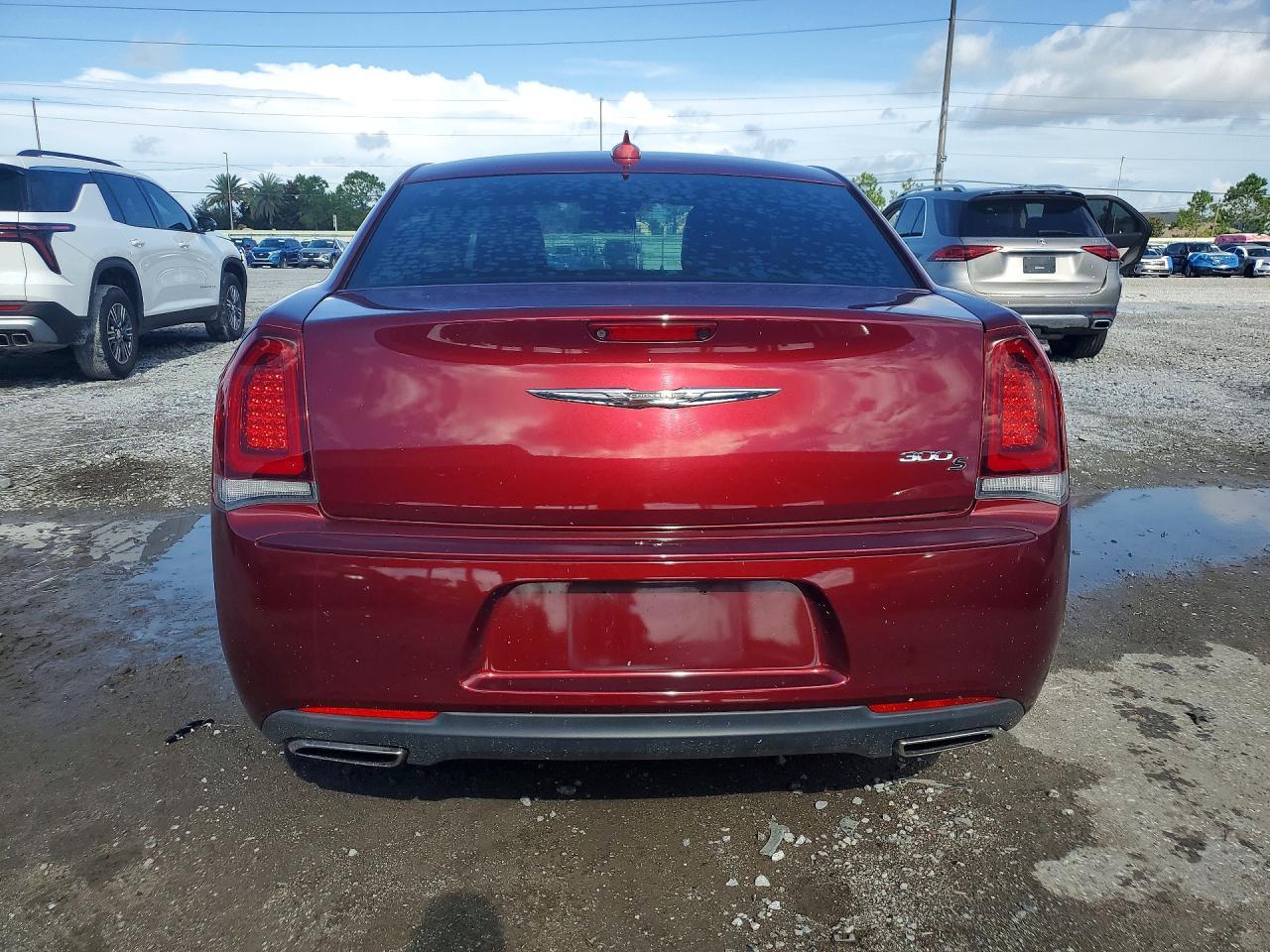 2019 Chrysler 300 S - Image 6