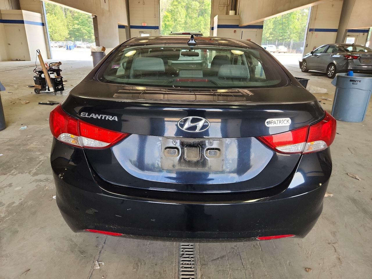 2013 Hyundai Elantra - Фото 6