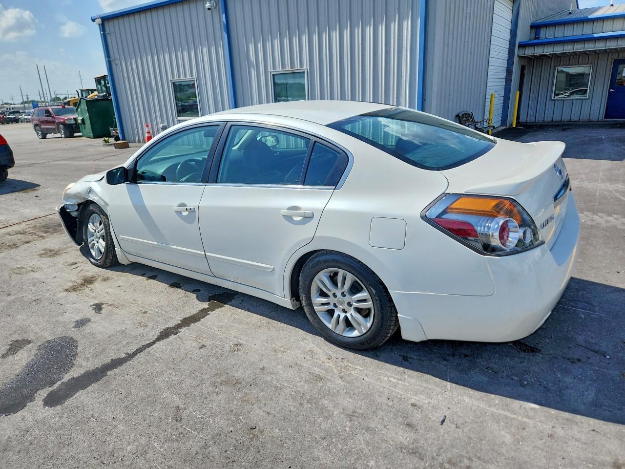2011 Nissan Altima 2.5 - Image 2