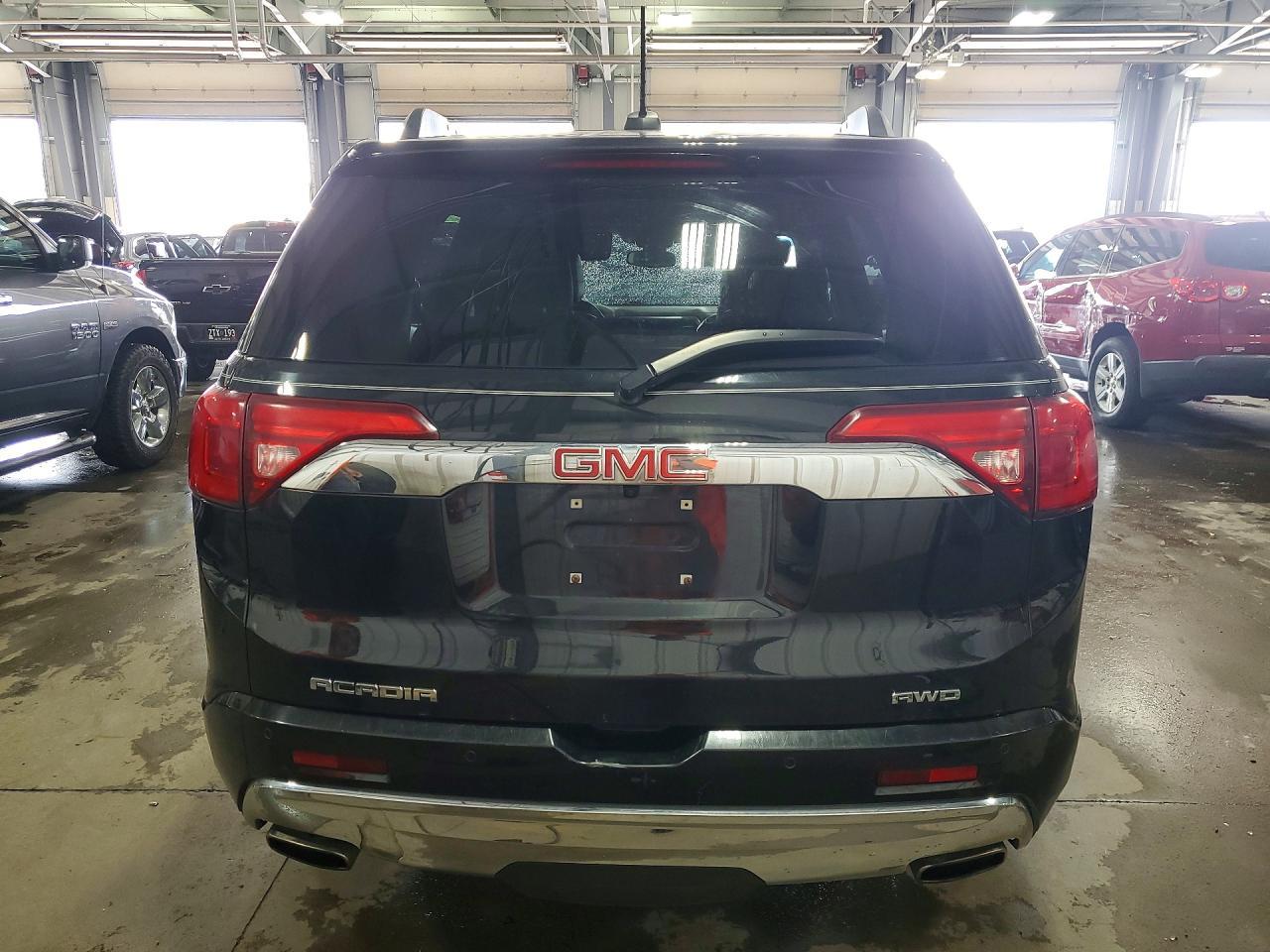 2018 GMC Acadia Denali - Image 6