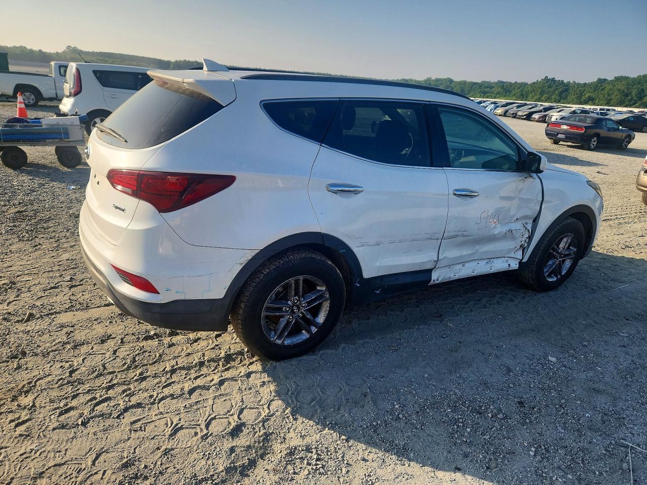 2017 Hyundai Santa Fe Sport 2.4L - Image 3