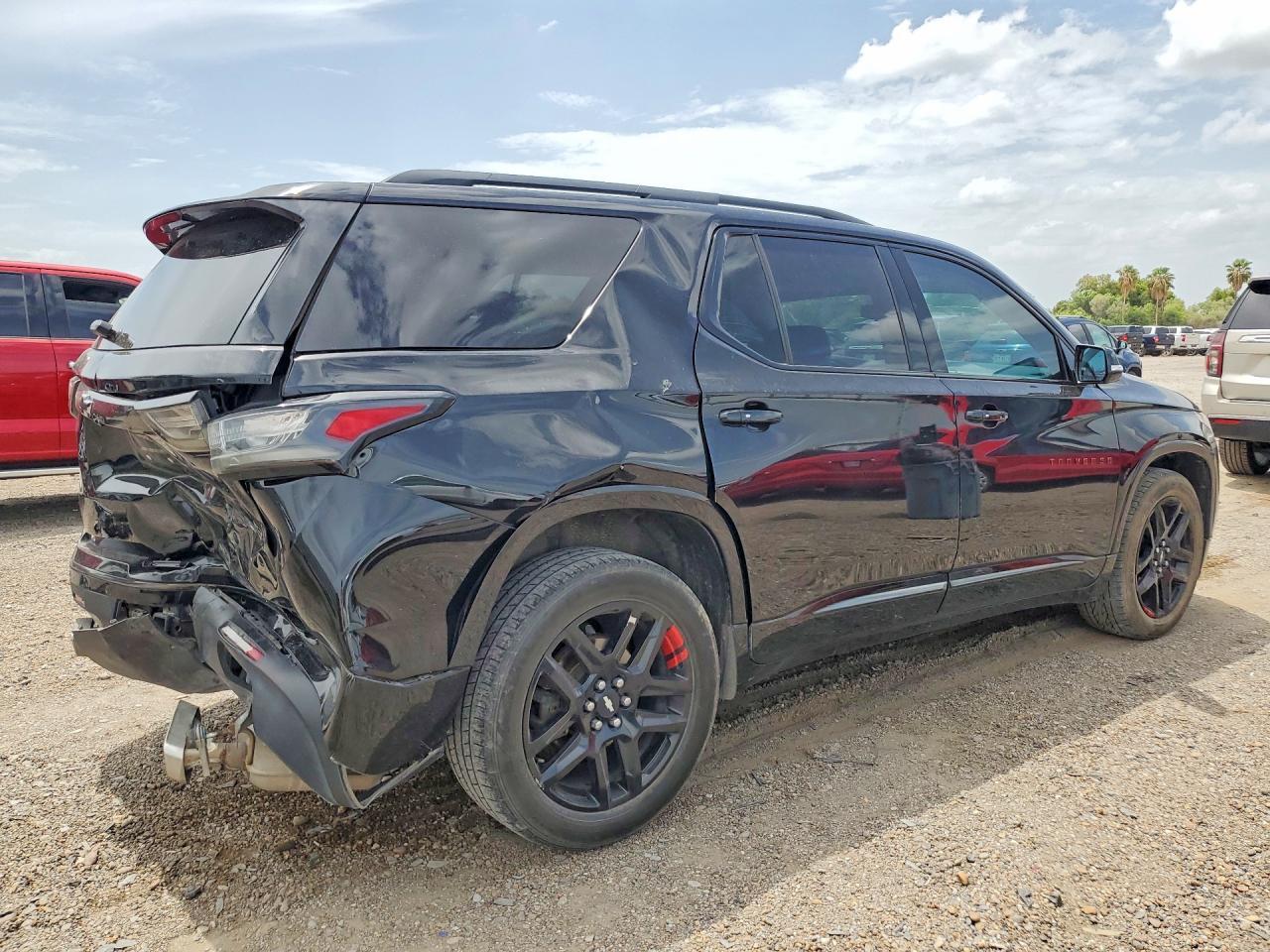 2018 Chevrolet Traverse Premier - Фото 3