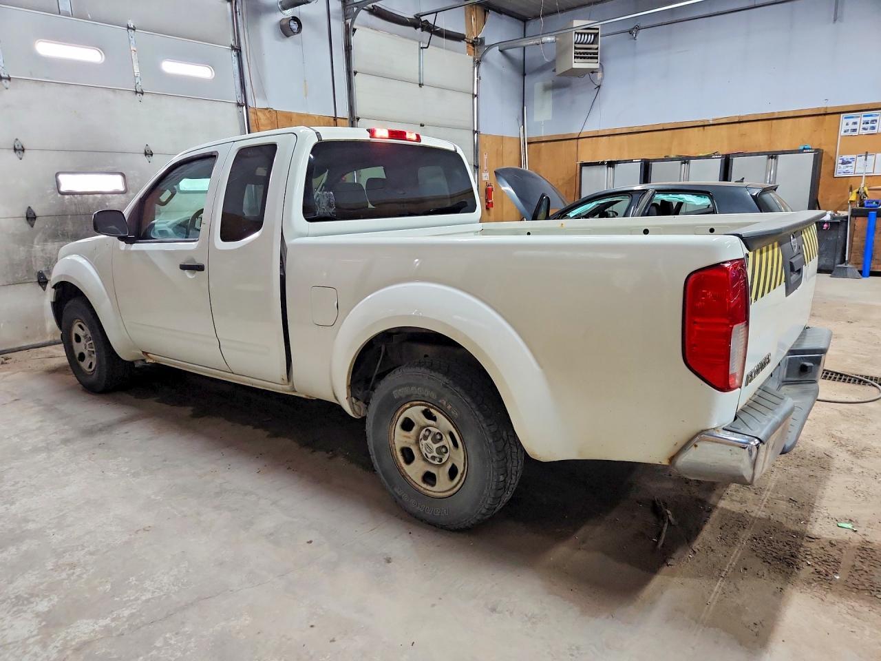 2015 Nissan Frontier S - Image 2