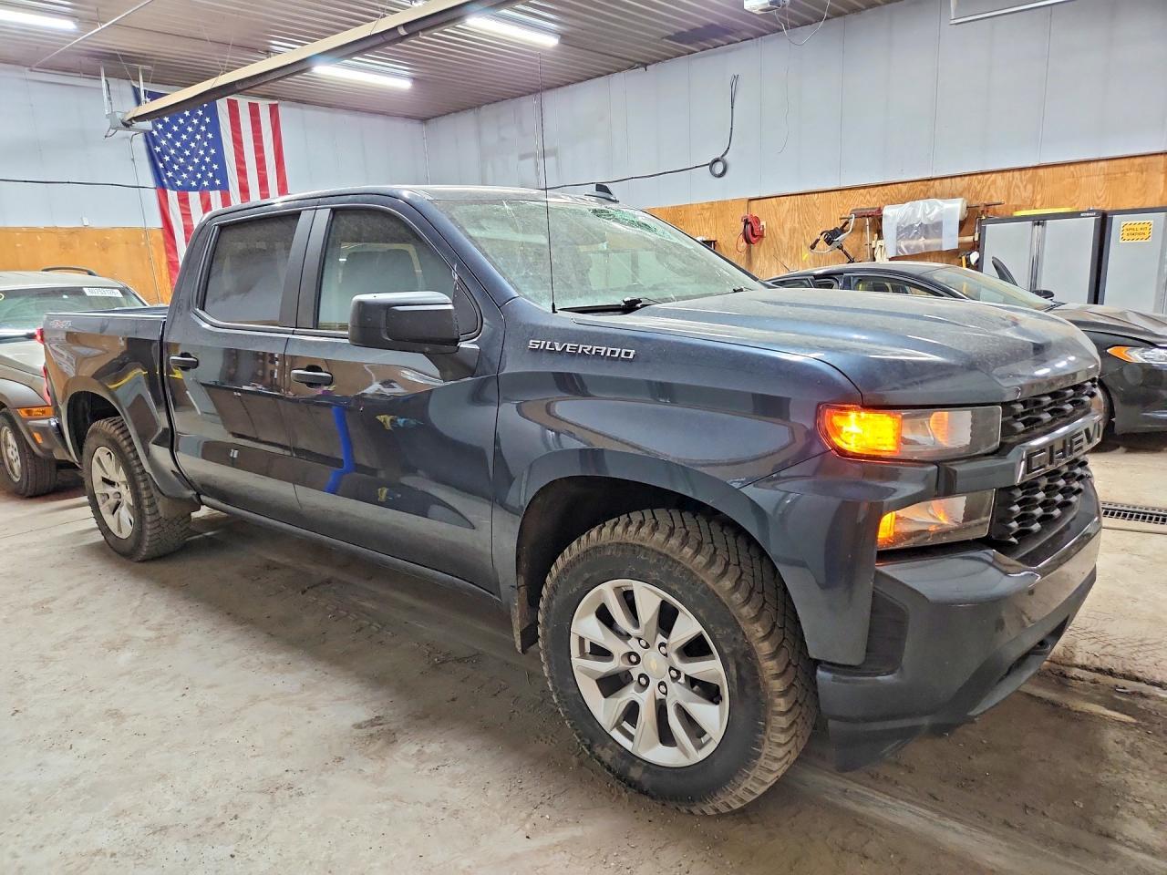2021 Chevrolet Silverado K1500 Custom - Фото 4